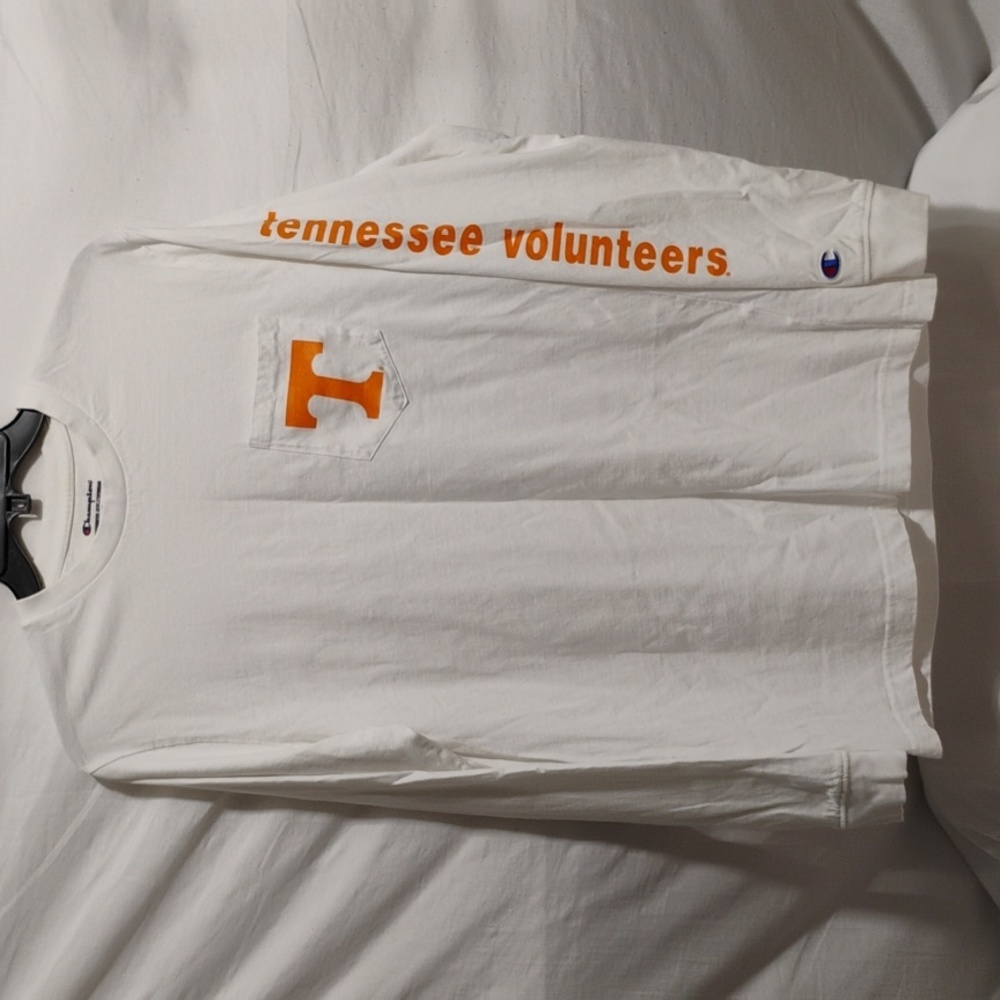 (C-31) SALE! Champion Tennessee Volunteers Long Sleeve Tee Sz.M Like New
